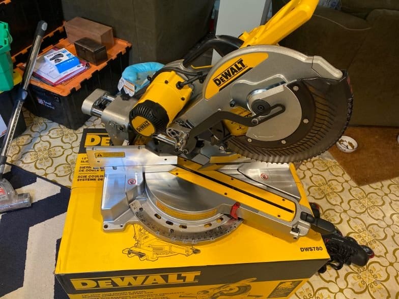 Sliding Compound Miter Saw