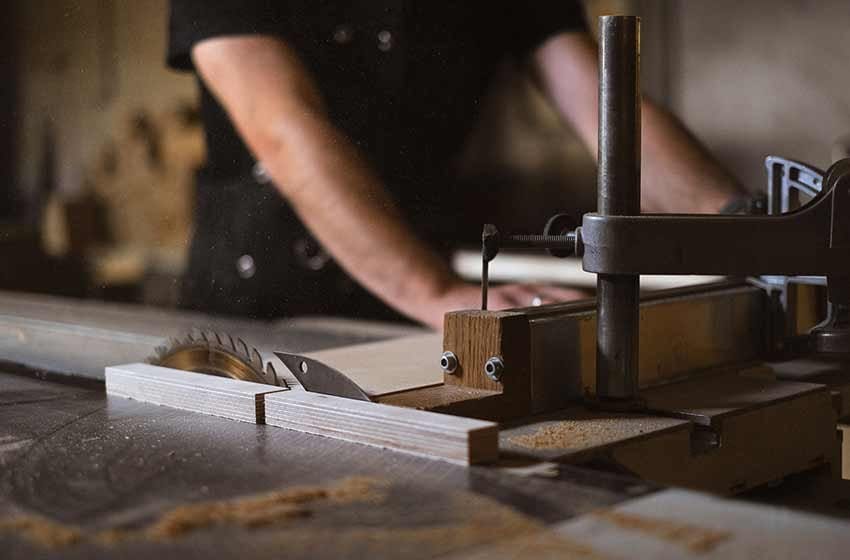 How To Cut Laminate Shelving With A Circular Saw? Our Guide!